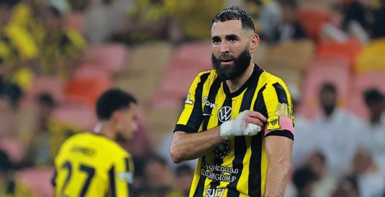 电竞比分-喜讯！15场进9球的葡超锋霸要来中超效力，球迷看好他去上港