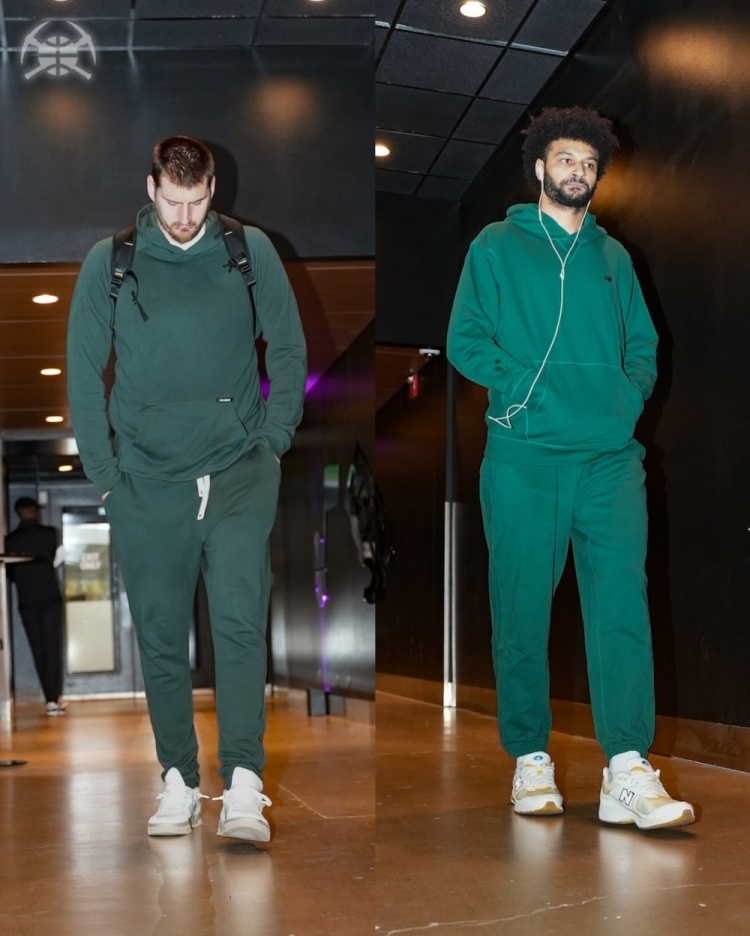 score电竞-连帽衫军团！掘金众将穿搭：约基奇&amp;穆雷深绿配色 哈达威与众不同